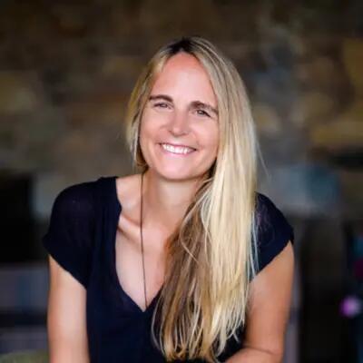 Jean Oelwang headshot